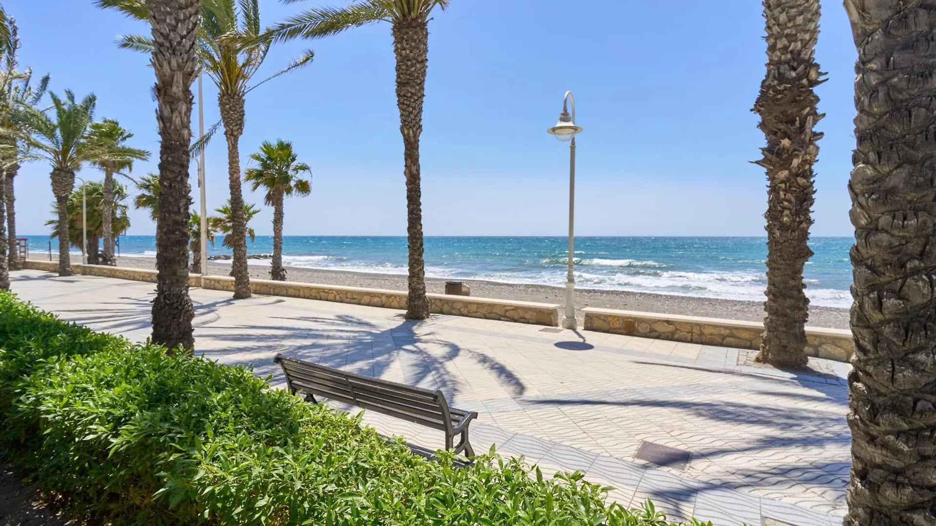 Apartamento Primera Linea Playa Algarrobo Costa